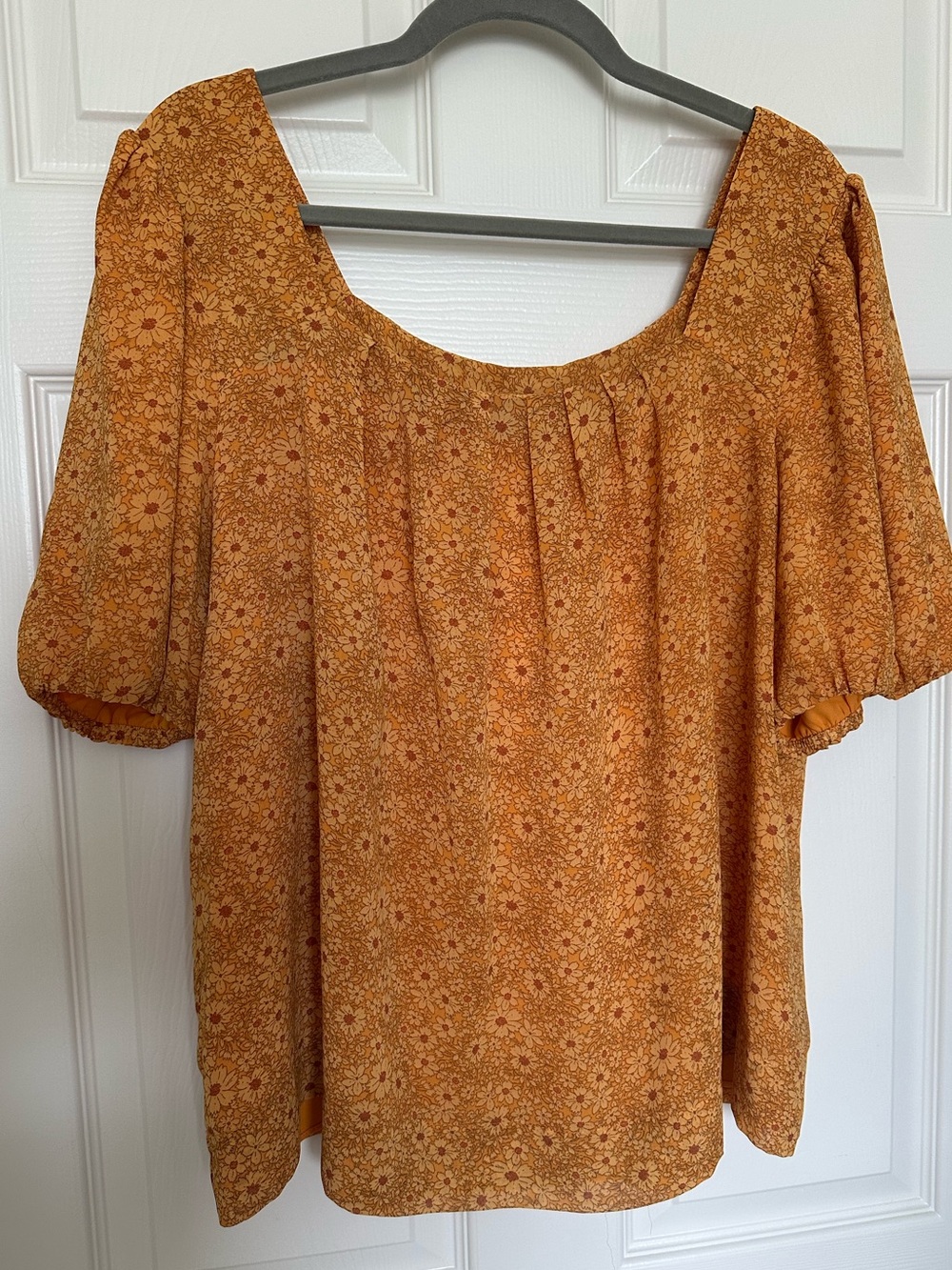 Women’s Floral Scoop Neck Top in Mustard